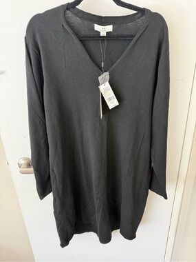 Halston Heritage Black V-Neck Long Sleeve Sweater Dress